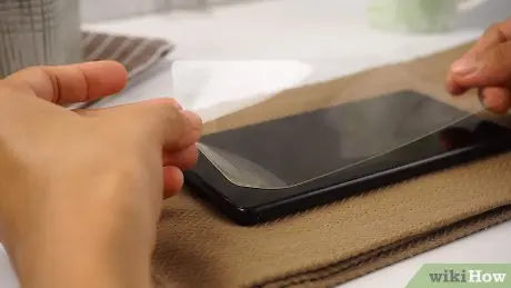 Understanding-the-Differences-Between-Generic-and-Branded-Glass-Screen-Protectors 3C Easy Markham